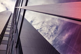 星空体育首页-多彩赛场：未来足球场的多元化设计理念，足球场地建设创新做法